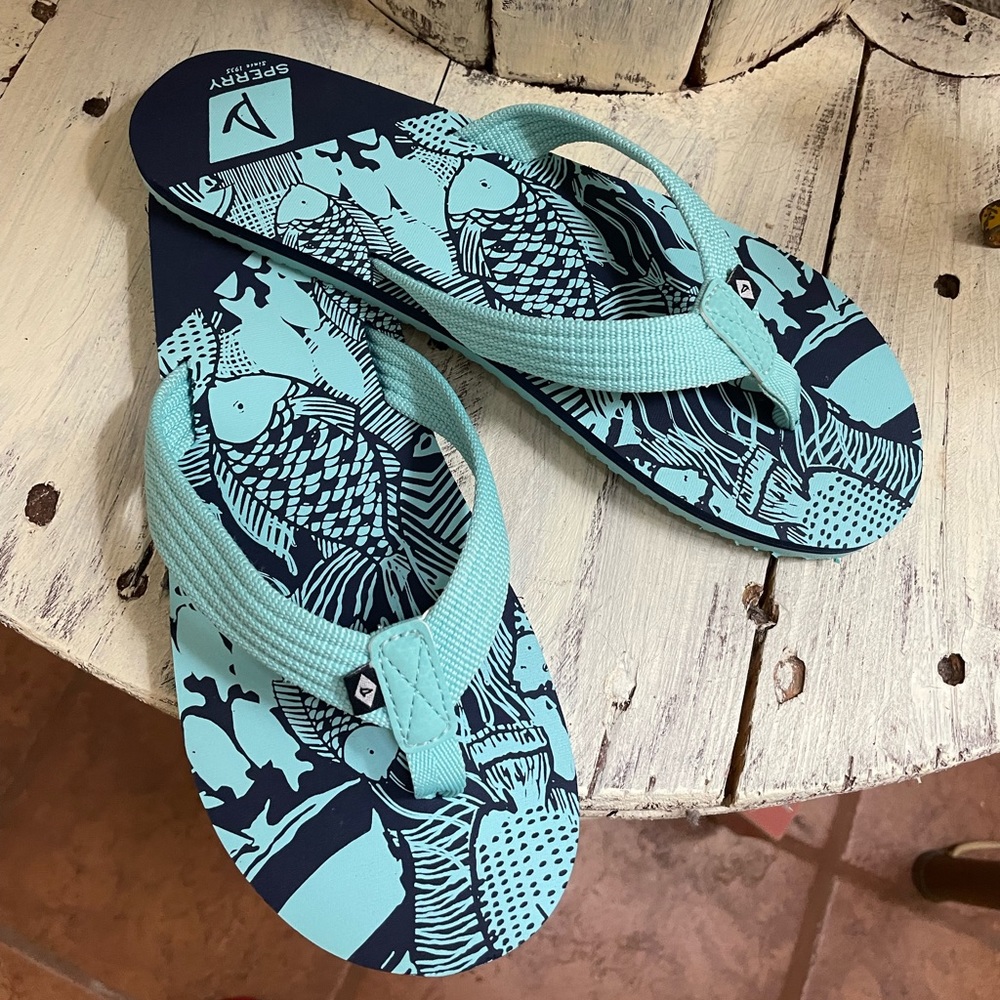 Boys size 6 Sperry sandals